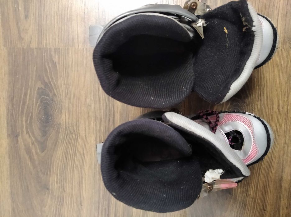 дитячі роликові ковзани,розмір 30-33,регулюється.