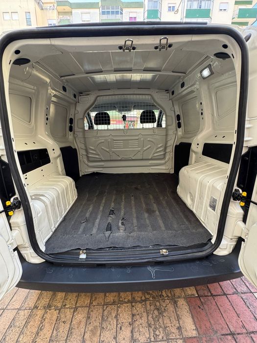 Peugeot Bipper 1.3 HDI - Iva Dedutível - 18 Meses de Garantia