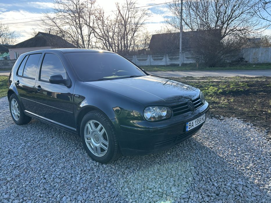 Продаю Volkswagen Golf 4 з двигуном 1.6 16-клапан