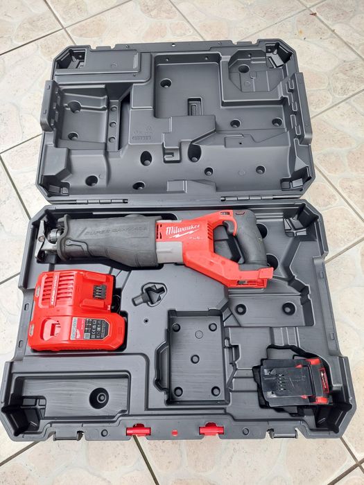 MILWAUKEE M18 FSX Piła szablasta