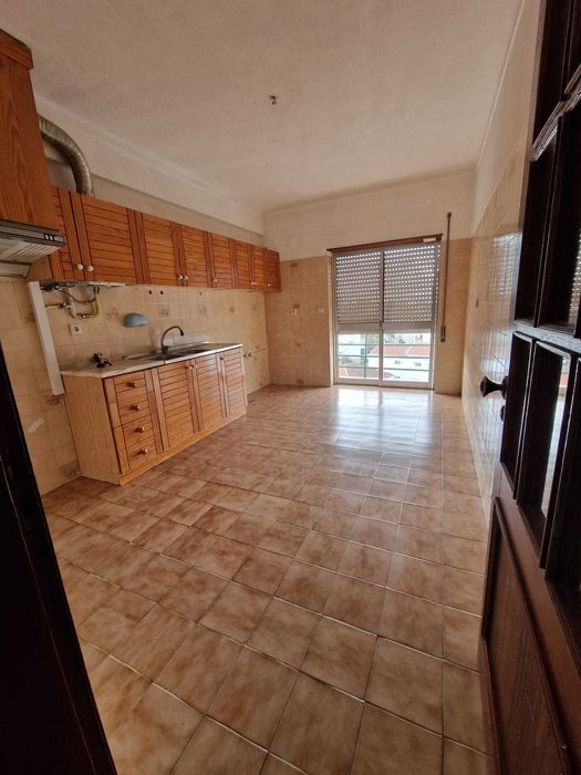 Vende-se Apartamento T2 em Seia