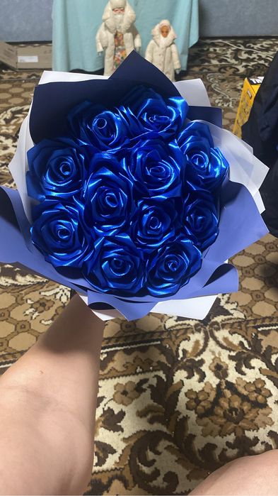 Троянди з атласної стрічки