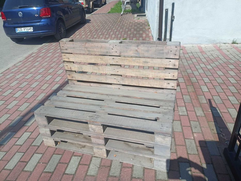 Ławka z palet do ogrodu na taras