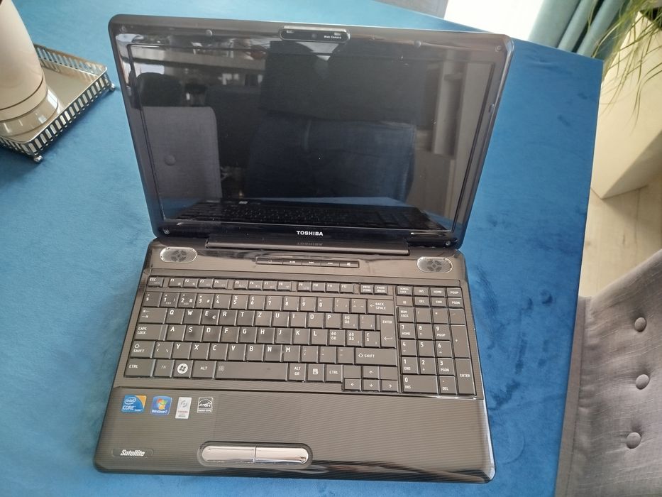 Laptop Toshiba satellite L505-138