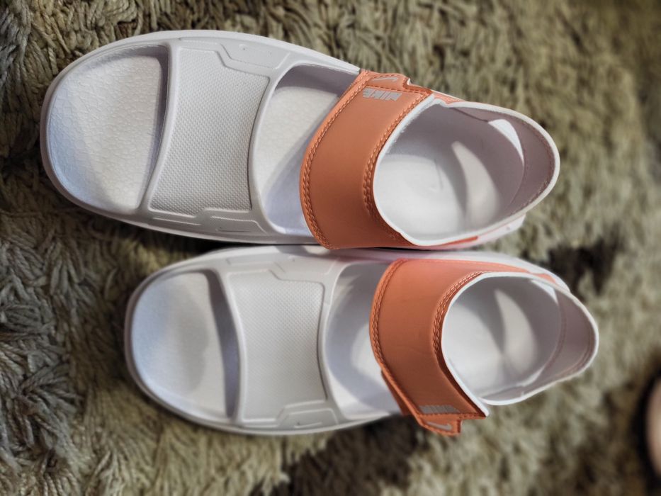 Босоніжки Nike, на розмір 39