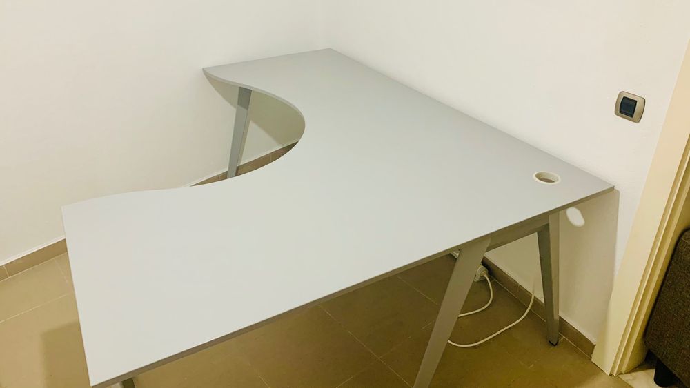 Secretária em L - mobiliário profissional