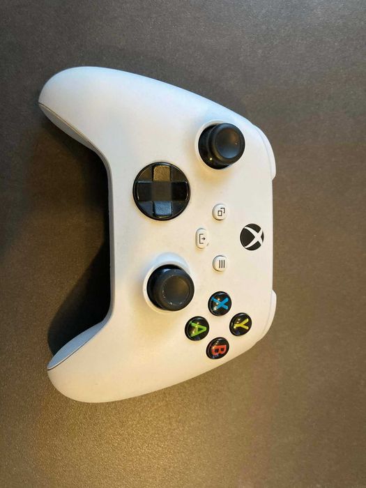 XBOX Series X/S + 2 pady