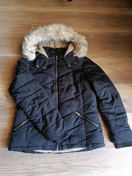 Ocieplana kurtka zimowa z kapturem