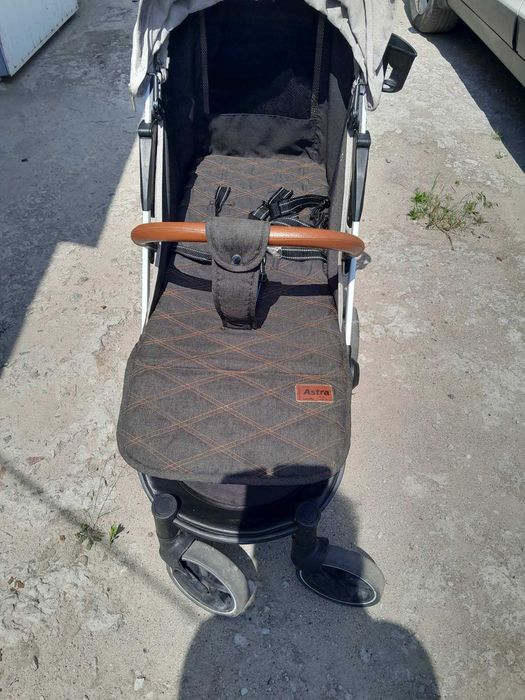 Продам Коляску для прогулянок Carrello Astra CRL-5505
