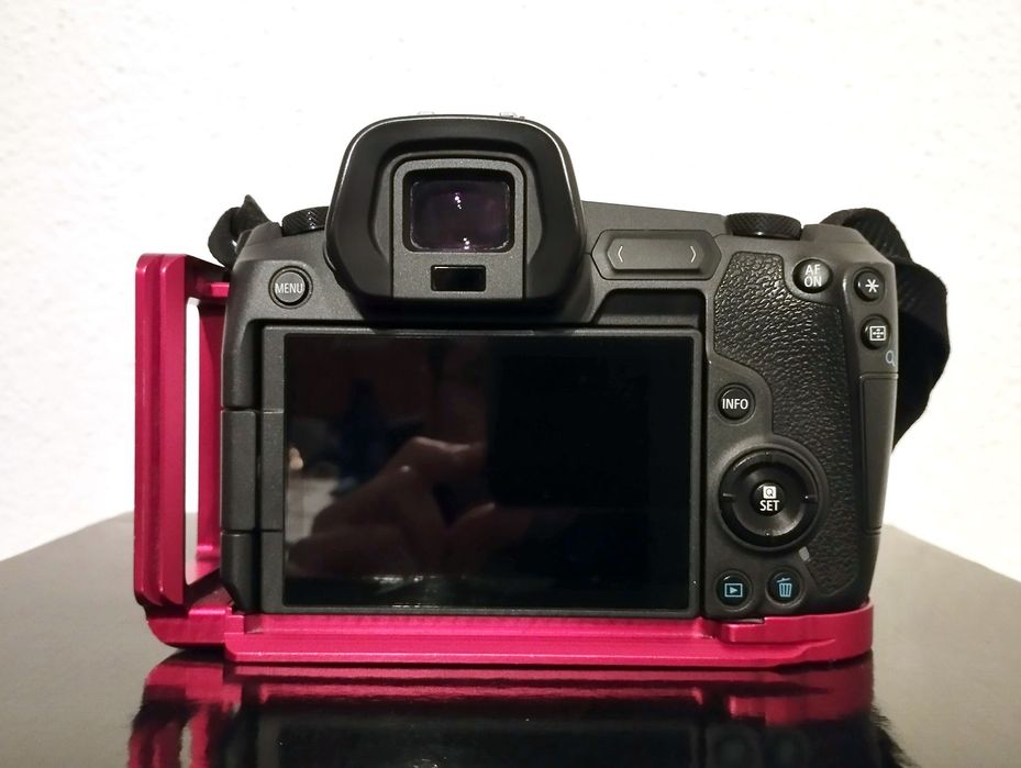 Canon R (mirrorless) + 2 baterias + l-bracket - como nova