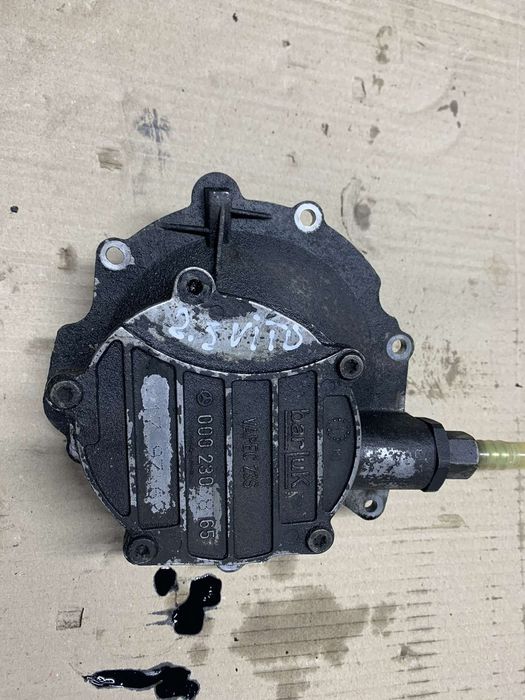 Вакуумний насос 2.3 2.9 Vito 638 Sprinter віто Спринтер