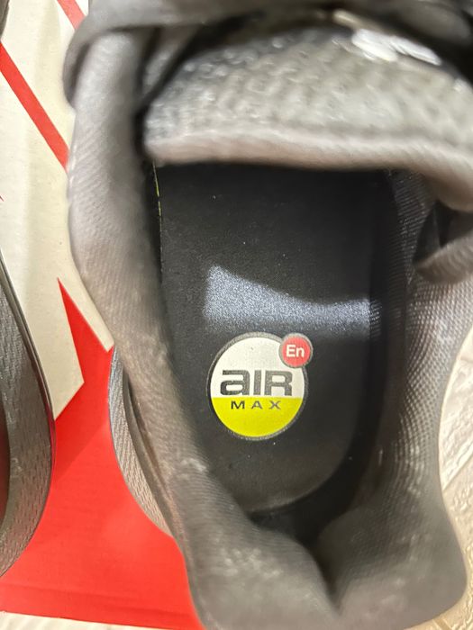 Продам Чоловічі кросівки NIKE AIR MAX PULSE