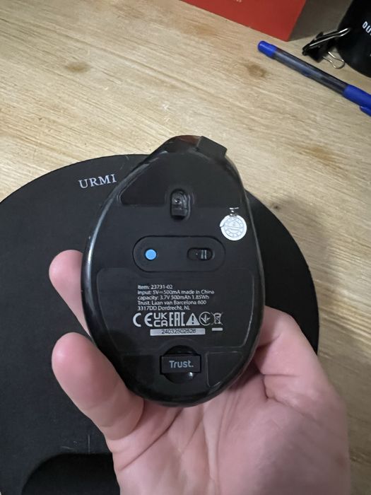 Rato Ergonómico Sem Fios Trust Voxx – 2400 DPI, 9 Botões Programáveis