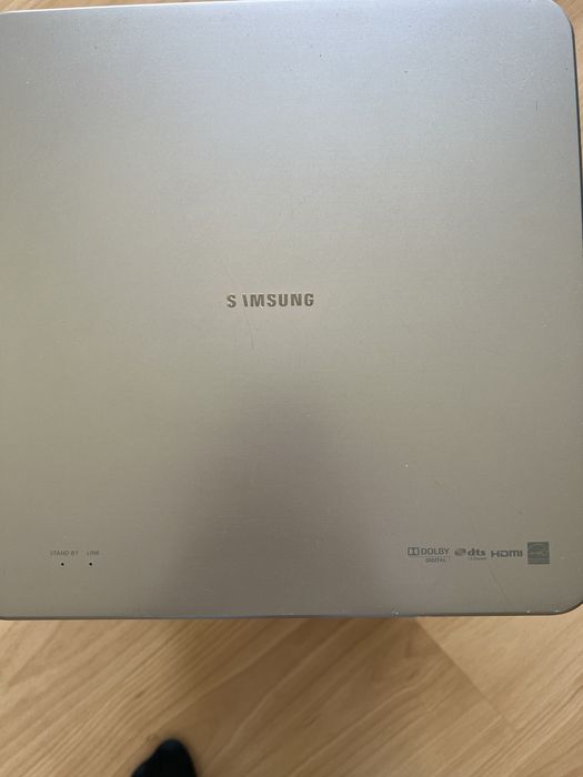 Soundbar curve samsung H7501