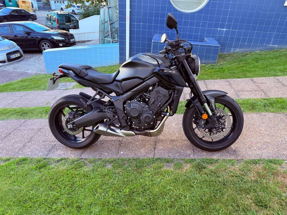 Honda CB 650 R Black Edition
