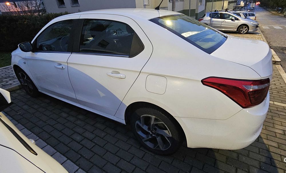 Citroën C-Elysée 1.5 BlueHDi 102cv – Económico e Espaçoso