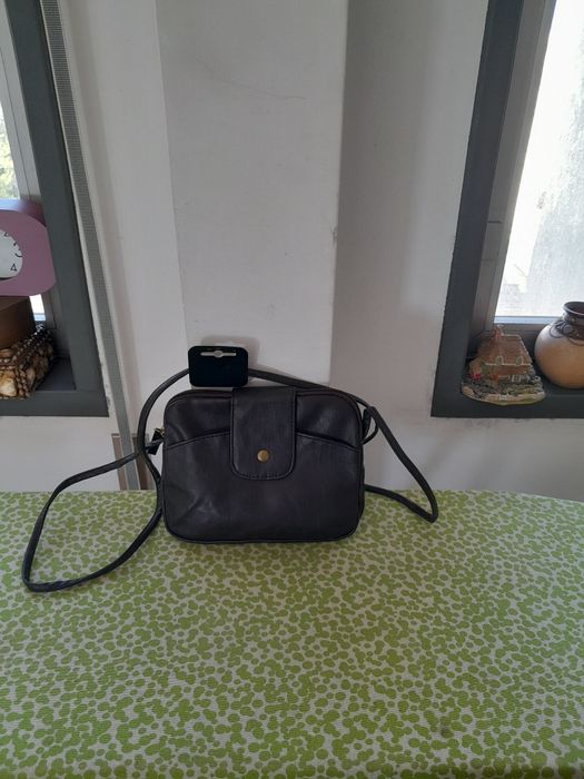 Vendo Malas de Senhora muito bonitas novas