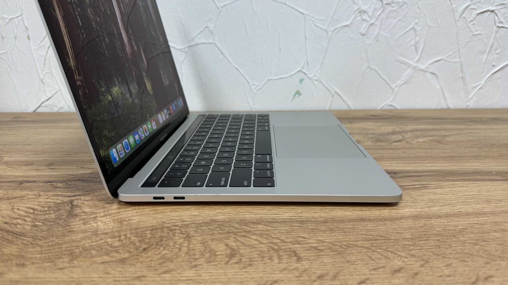 MacBook Pro 13 2019 – i5, 16GB RAM, 256GB SSD