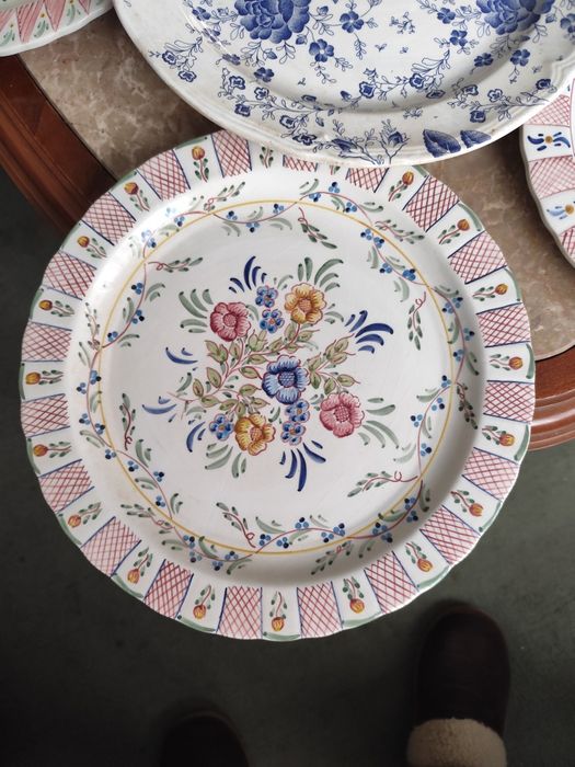 Pratos pintados a mão