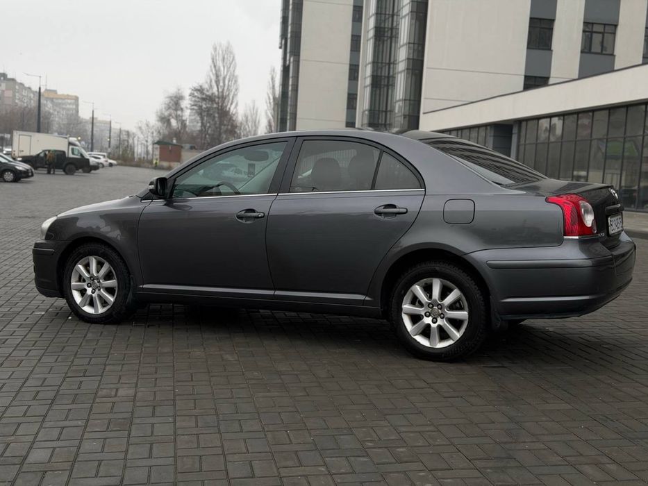 Toyota avensis 2008 рейстайлінг