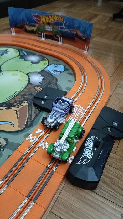 Pista Hotwheels (Dino)