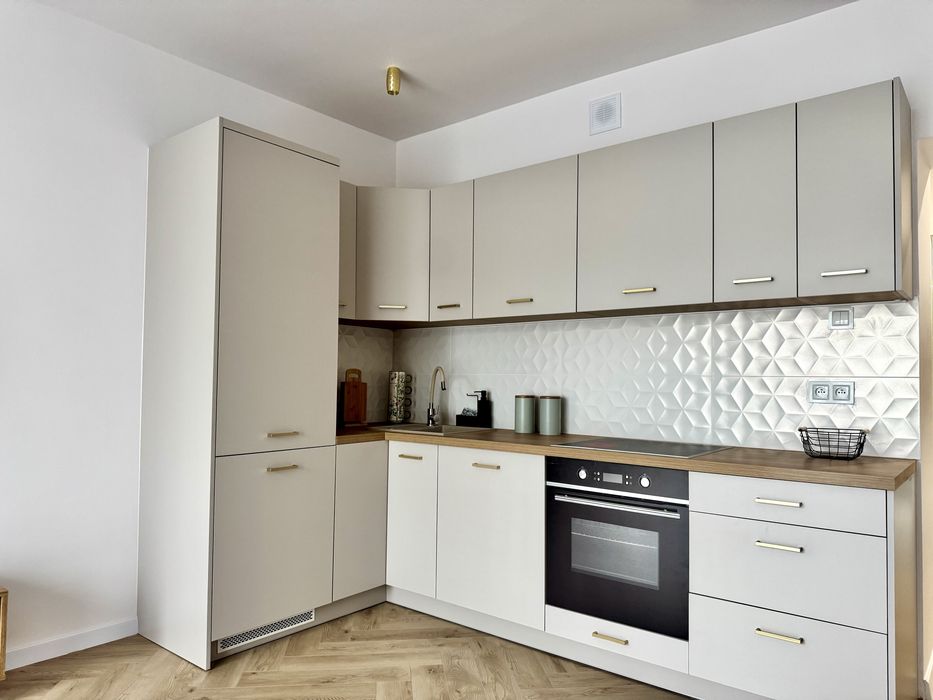 3 pokoje | 52 m² | Po kapitalnym remoncie | 2 balkony | Klimatyzacja | 2. piętro