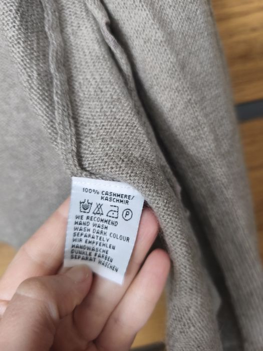 Sweter narzutka kaszmirowa Daniels