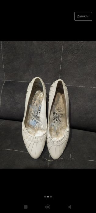 Buty białe na obcasie 40