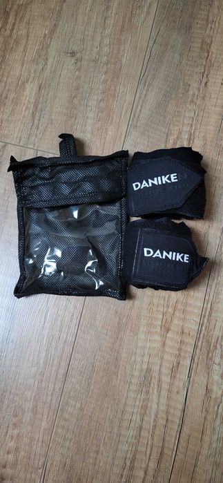 Zestaw do kickboxingu damski rękawice ochraniacze bandaże jak nowy