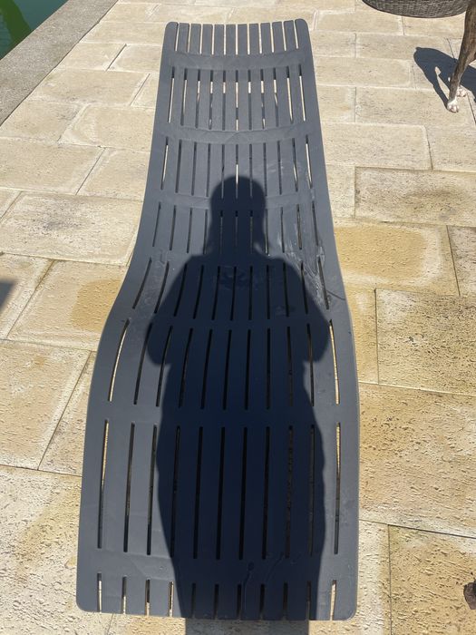 Cadeiras jardim, muito  bonitas , cinzentas escuras