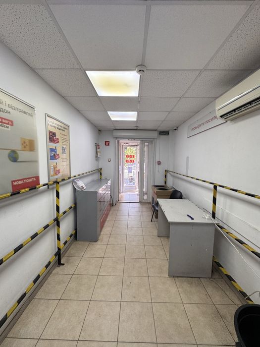 Продаж фасадного приміщення з діючими орендарями, пр-т Слобожанський