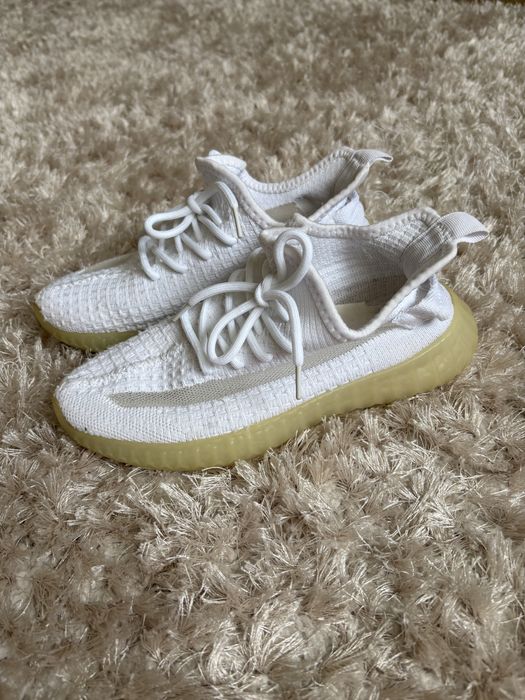 Кросівки жіночі під Adidas Yeezy Boost 350 V2