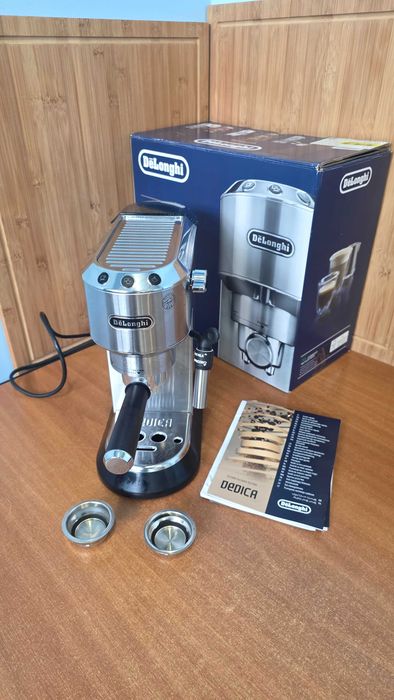De'Longhi Dedica Style EC685.R – Ekspres kolbowy
