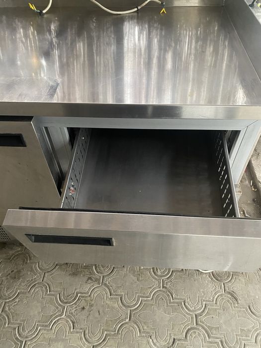 Холодильный стол