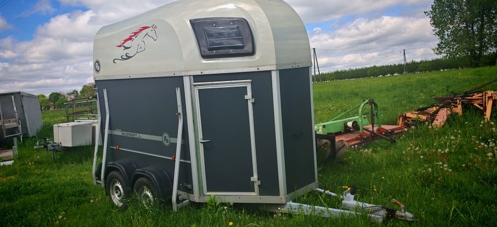 Przyczepa dla koni do przewozu zwierząt 2015r