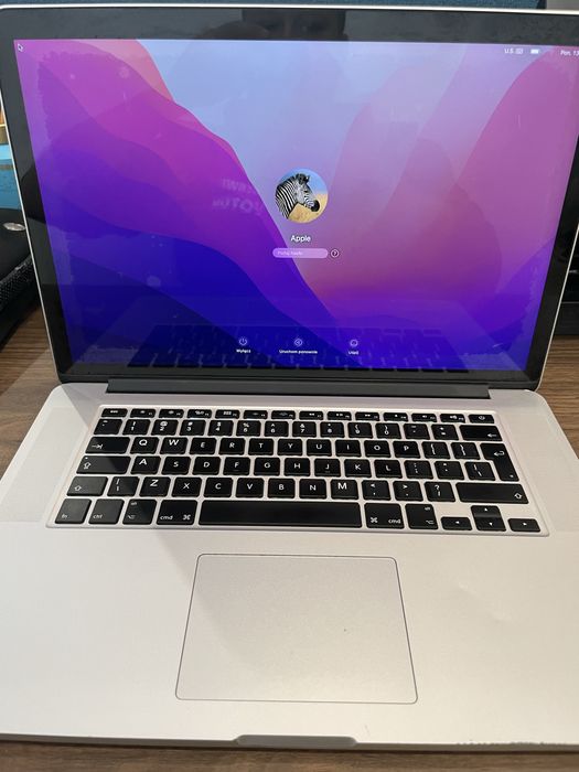 Apple Macbook A1398 16/128 GB  Os Monterey