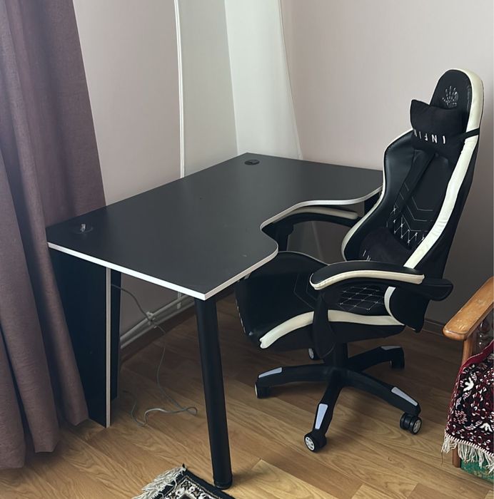 продам стіл  і стул  ігровий