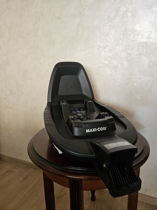 Автокрісло maxi-cosi pebble plus+ база isofix