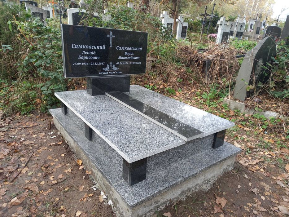 Подвійні пам'ятники з граніту