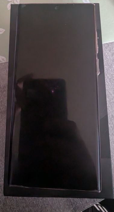 Samsung Galaxy S22 Ultra 12/256gb komplet