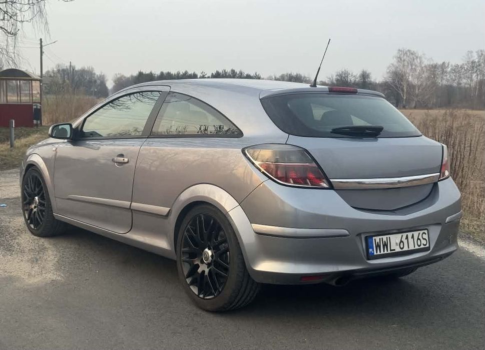 Opel Astra H GTC 2005