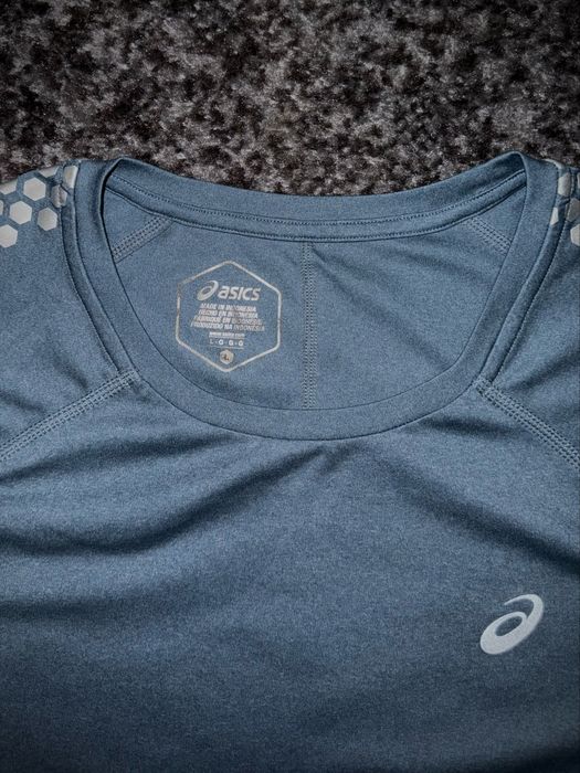 Продам футболку Asics
