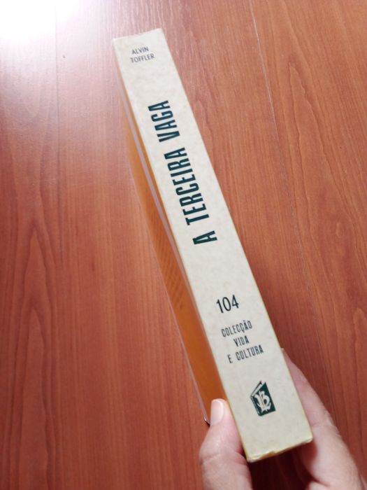 Livro A Terceira Vaga de Alvin Toffler