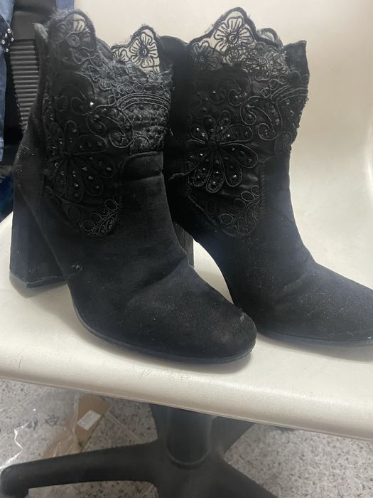 Calsado de senhora usado