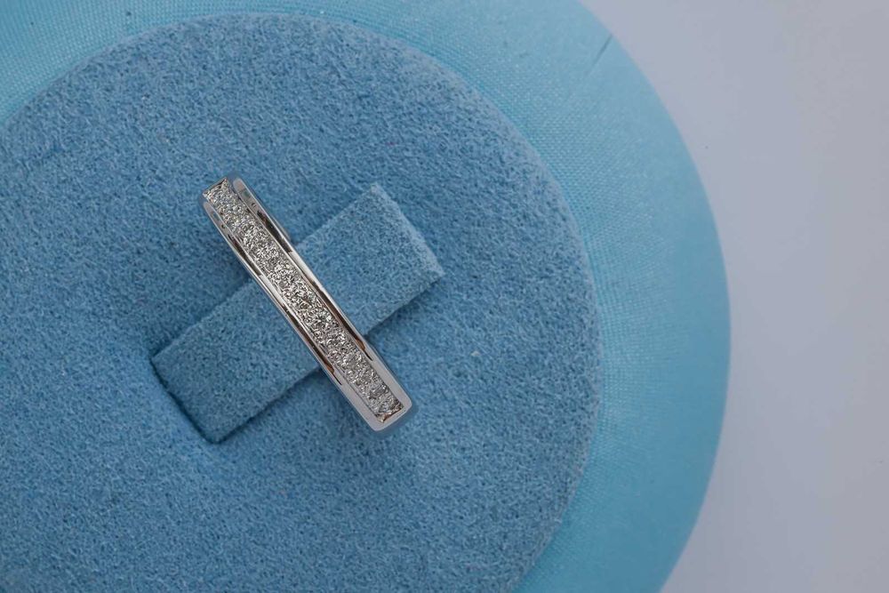 Złoty pierścionek z diamentami (5810)