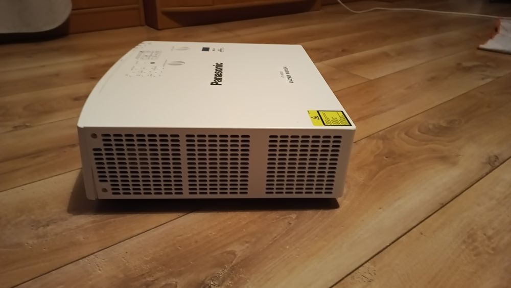 Panasonic PT-VMZ60EJ