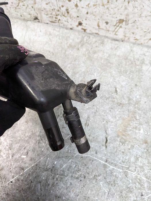 Audi A4 B6 Zbiornik Zbiorniczek Płynu Wspomagania