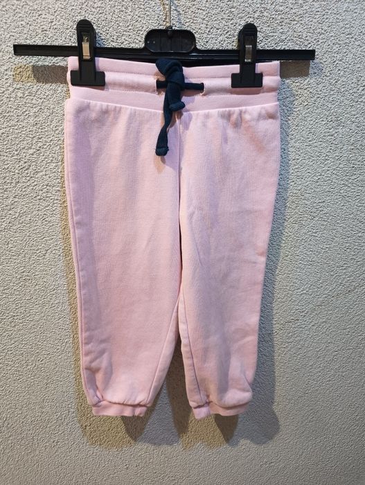 Spodnie dresowe dla dziewczynki 86/92
Rozmiar 86/ 92
Zapr