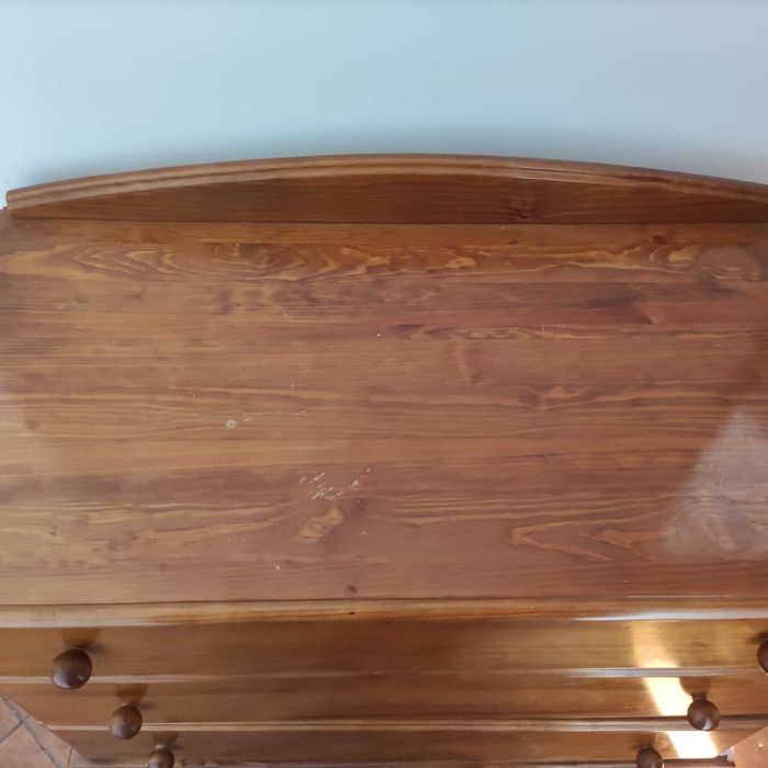 Cómoda quarto em bom estado