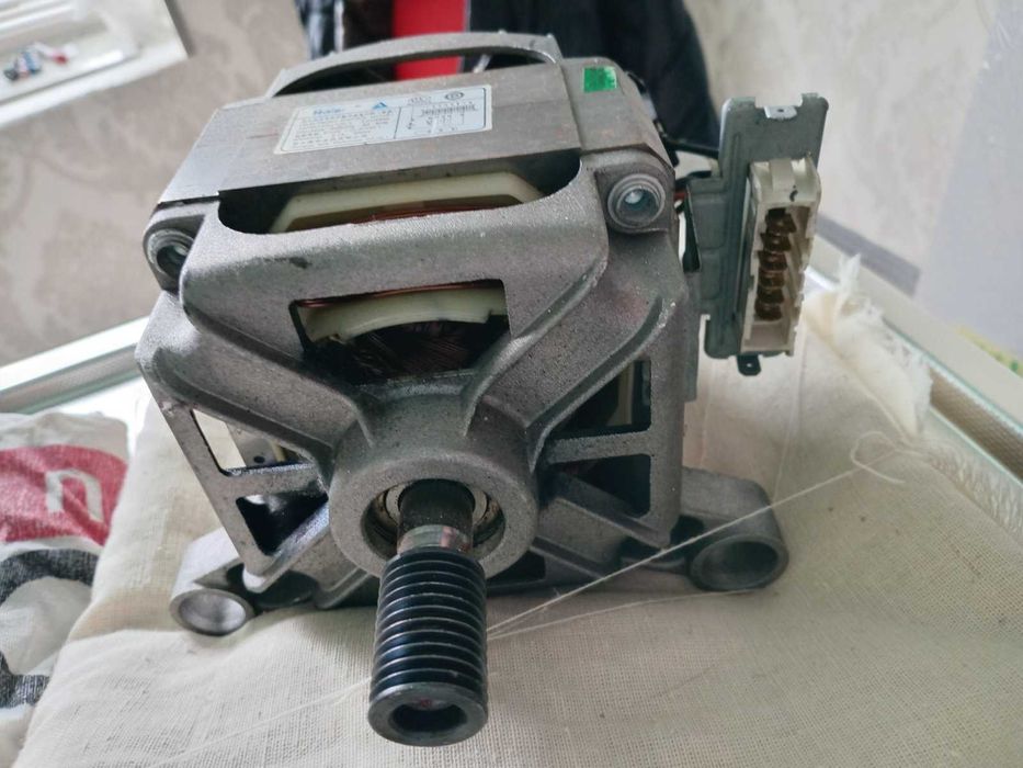 Двигун (мотор) від пральної машини Candy Б/У